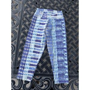 Liquido Active Yoga Leggings Blue Purple Geometric Tribal Print Cropped Medium